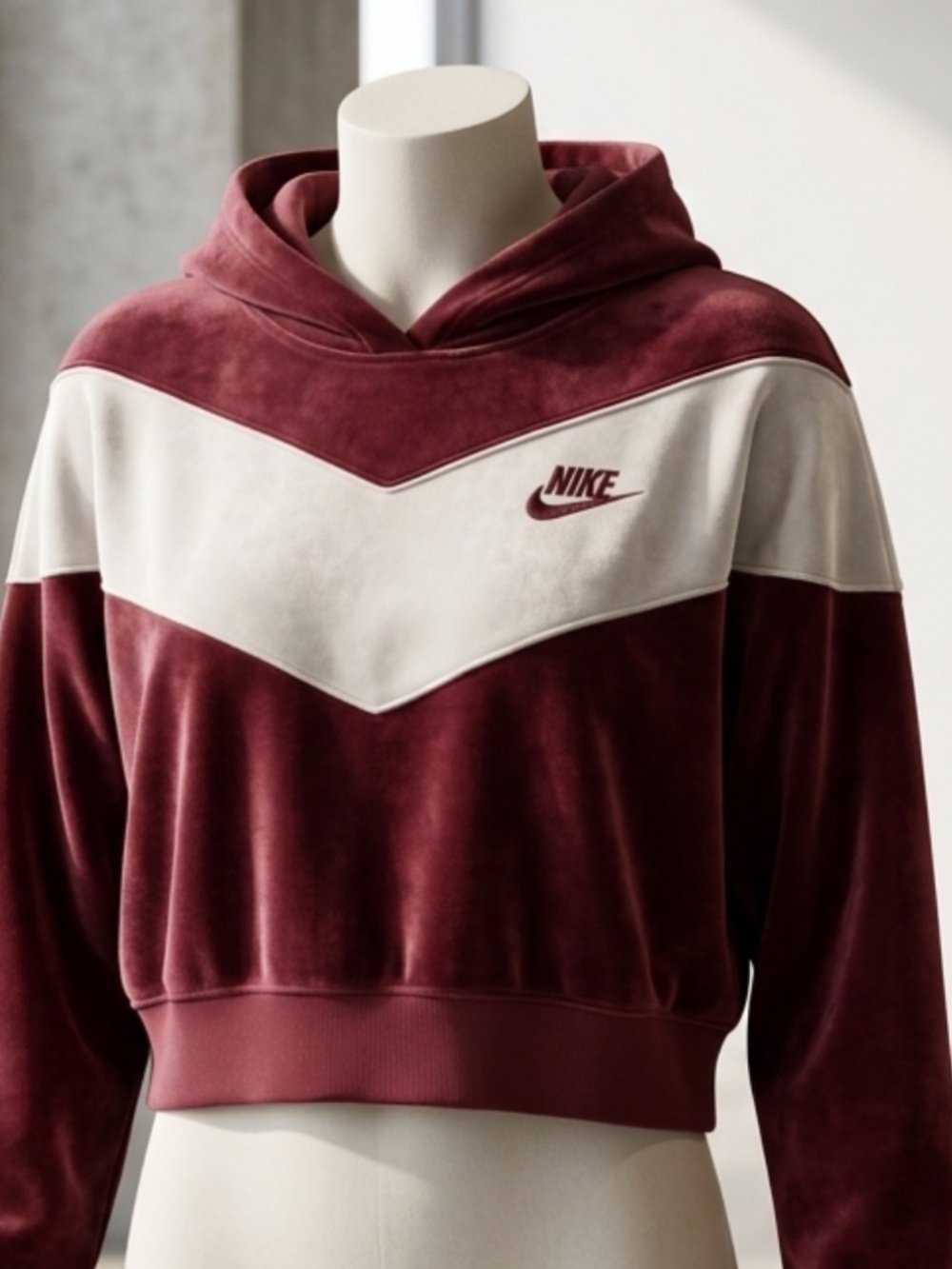 Nike Oversized BoxyHeritage Velour Cropped Hoodie Maroon & White Windrunner L